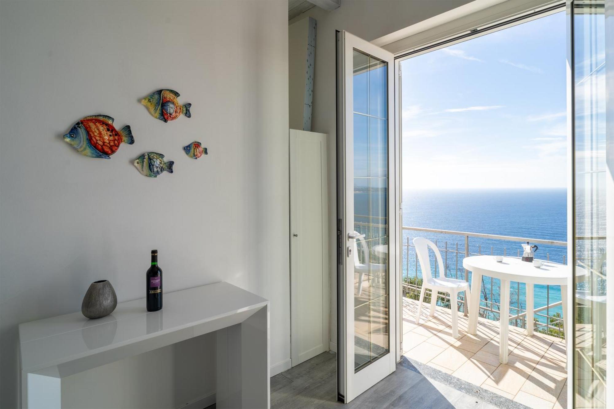 Casa Grimaldi - Terrace & Sea View Apartment Ventimiglia Ngoại thất bức ảnh