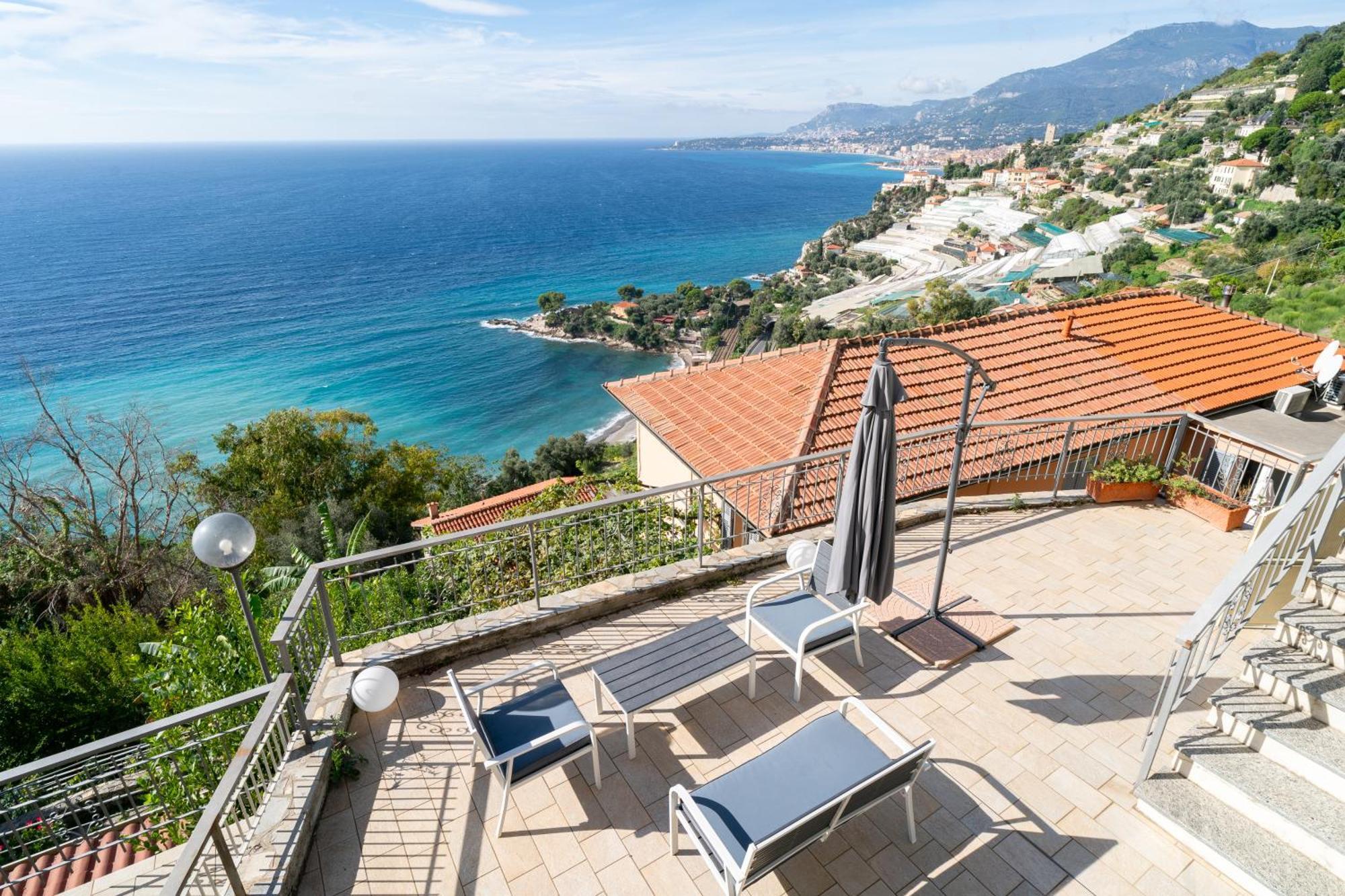 Casa Grimaldi - Terrace & Sea View Apartment Ventimiglia Ngoại thất bức ảnh